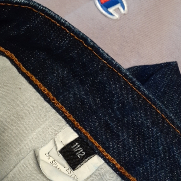 Denim skirth and champion sweater - Picture 4 of 4